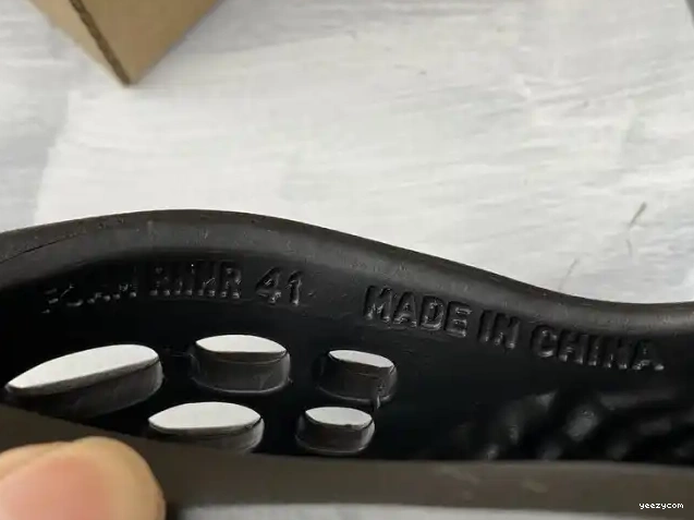 Foam Slide Runner Yeezy 0502